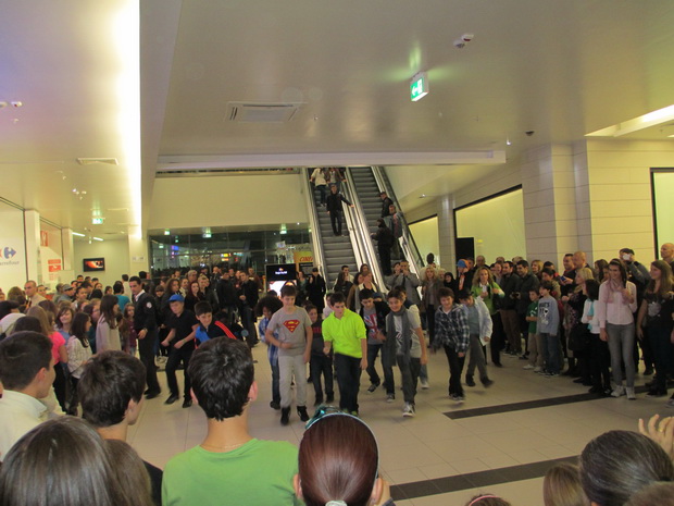 flash-mob-skopje-city-mall-2