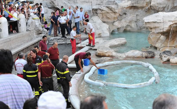 fontana-di-trevi-zrtva-na-vandali-1