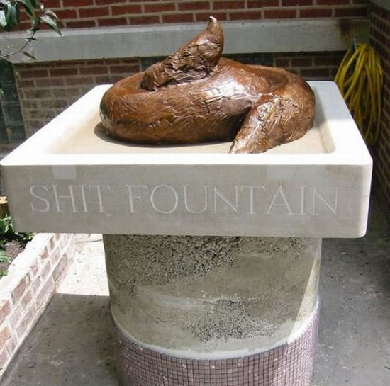 uzas-fontanata-poop-fountain