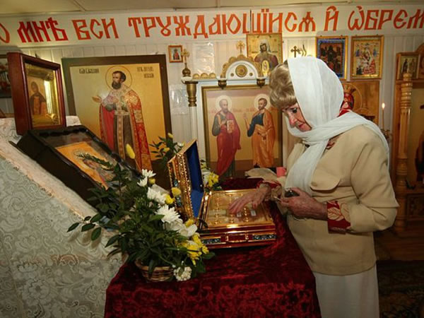 crkvata-brod-plovi-niz-rusija-6