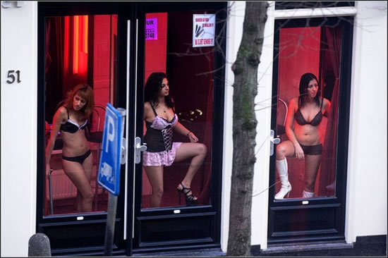 red-light-district-amsterdam-4