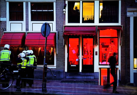 red-light-district-amsterdam-7