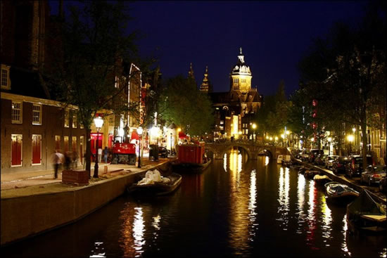 red-light-district-amsterdam-8