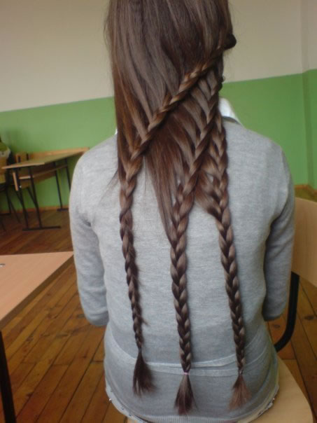 top-frizura-so-pletenki