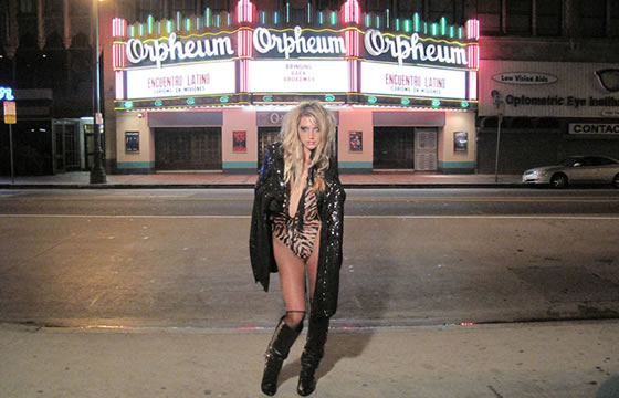 se-pojavi-neobjaven-spot-na-kesha