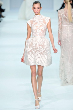 elie-saab-vo-boite-na-vinozitoto-1