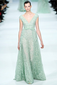 elie-saab-vo-boite-na-vinozitoto-10