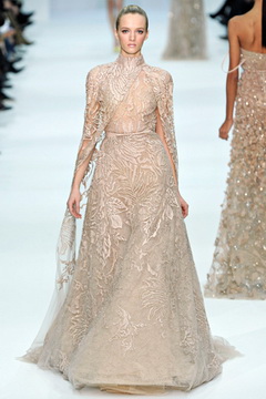 elie-saab-vo-boite-na-vinozitoto-18