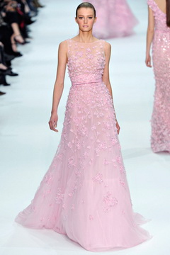 elie-saab-vo-boite-na-vinozitoto-26