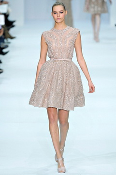 elie-saab-vo-boite-na-vinozitoto-3
