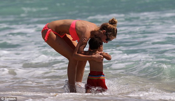ducen-kros-vo-mini-bikini-9