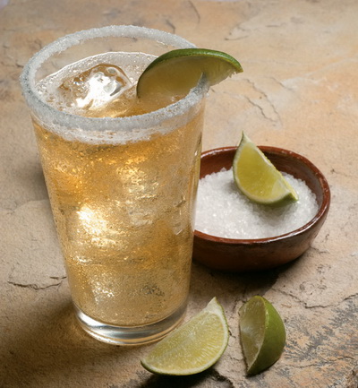 michelada-meksikanski-koktel-so-pivo-1