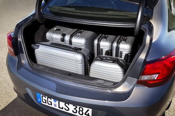 oficijalno-opel-astra-sedan-4