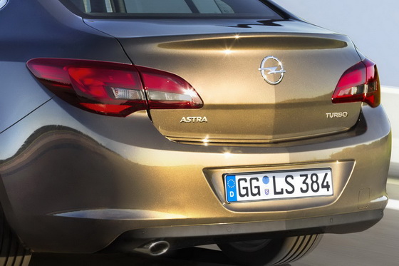 oficijalno-opel-astra-sedan-6