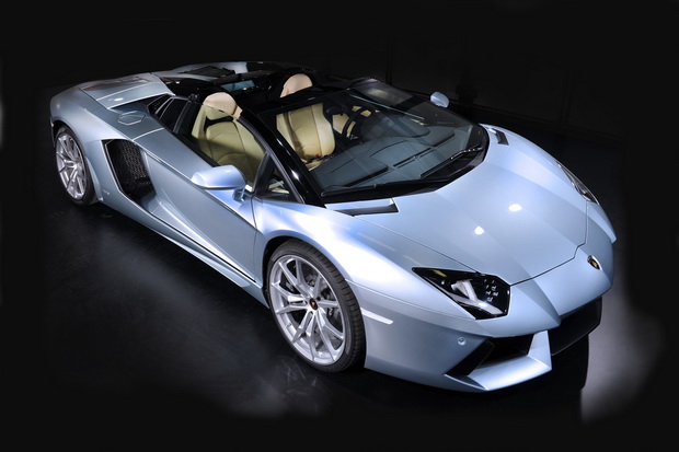 lamborgini-go-pretstavi-aventador-lp-700-4-roadster-1