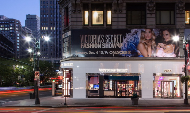 otvorena-najgolemata-prodavnica-na-victorias-secret-1