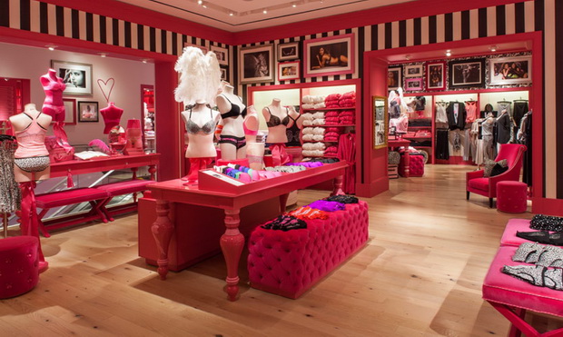 otvorena-najgolemata-prodavnica-na-victorias-secret-3
