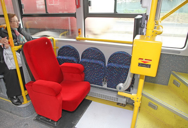 vo-avtobus-15-ka-kako-vo-kino-1
