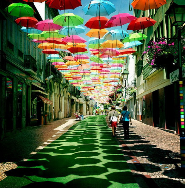 ednostavnata-kreativnost-e-prekrasna-ulicata-na-cadorite-vo-portugalija-1