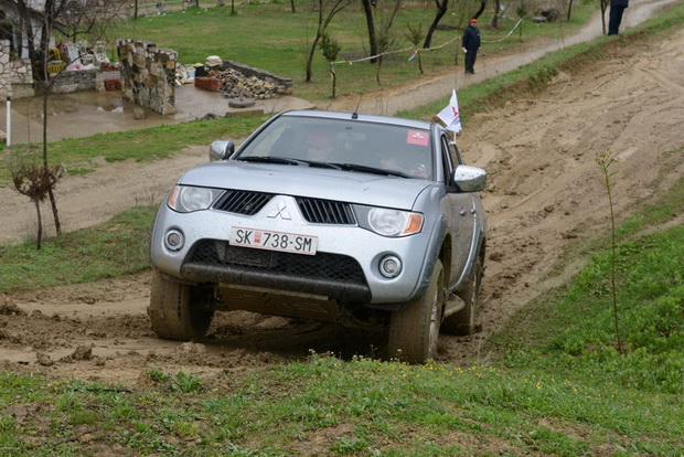 mitsibushi-vikendov-gi-pokaza-off-road-genite-13