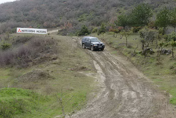 mitsibushi-vikendov-gi-pokaza-off-road-genite-17