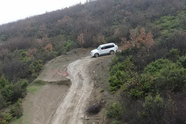 mitsibushi-vikendov-gi-pokaza-off-road-genite-8