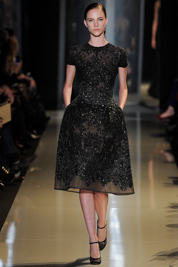 zenski-sveceni-predlozi-od-H-i-M-Guess-i-elie-saab-17