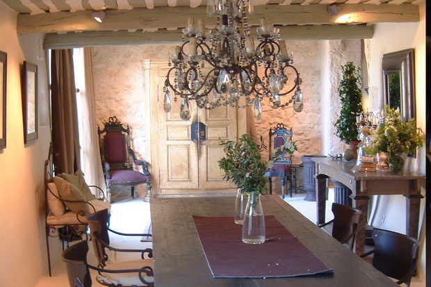eleganten-hotel-vo-srceto-na-francija-14
