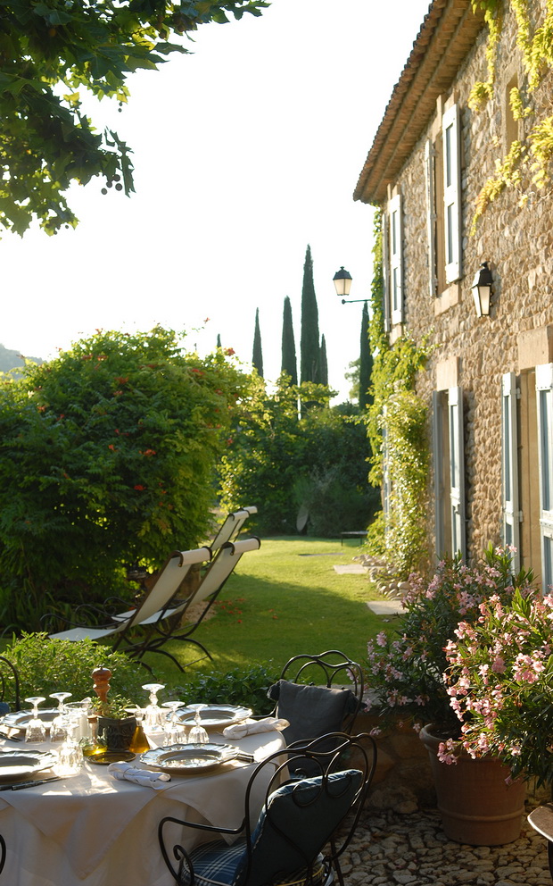 eleganten-hotel-vo-srceto-na-francija-17