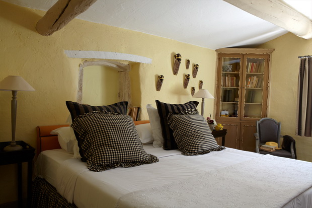 eleganten-hotel-vo-srceto-na-francija-9