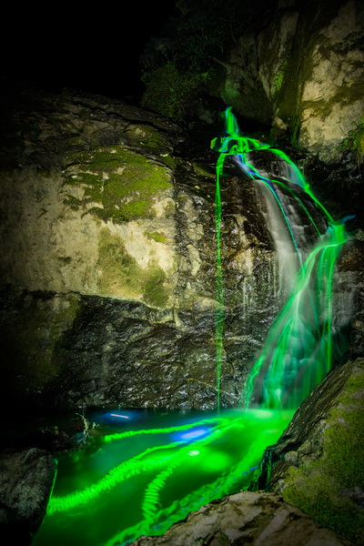 magicni-svetlosni-vodopadi-8