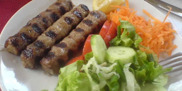 vic-na-denot-trpe-i-trpana-slavat-30-godini-brak