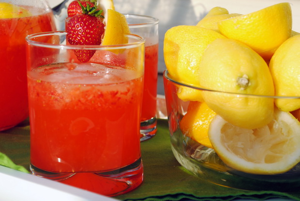 osvezuvacka-limonada-so-jagodi-01