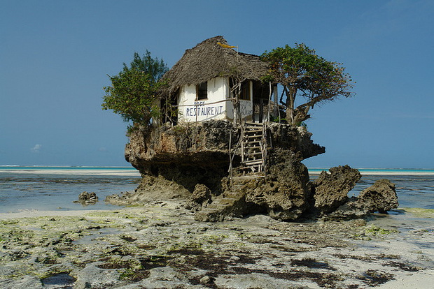 kamen-restoran-vo-zanzibar-06