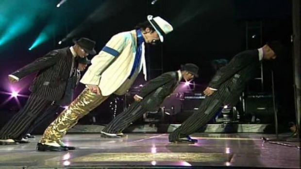 tajnite-anti-gravitaciski-cevli-na-michael-jackson-01