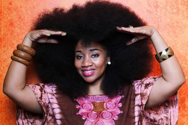gorda-sopstvenicka-na-najbusavata-afro-frizura-02