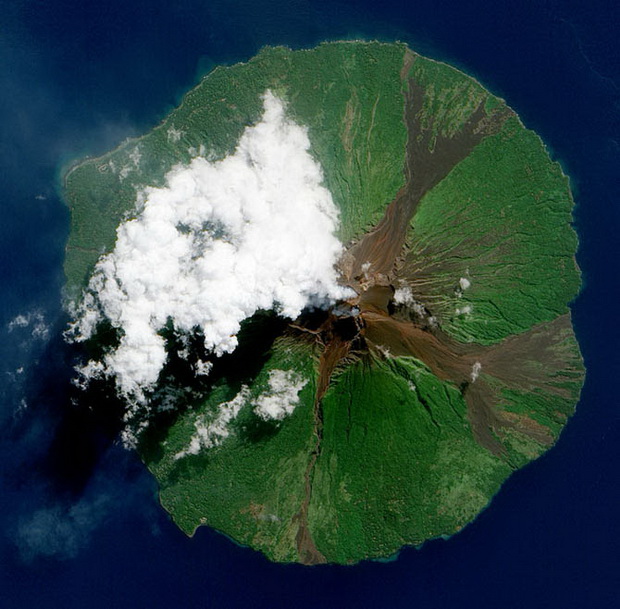 kako-izgledaat-vulkanskite-erupcii-snimeni-od-satelit-7