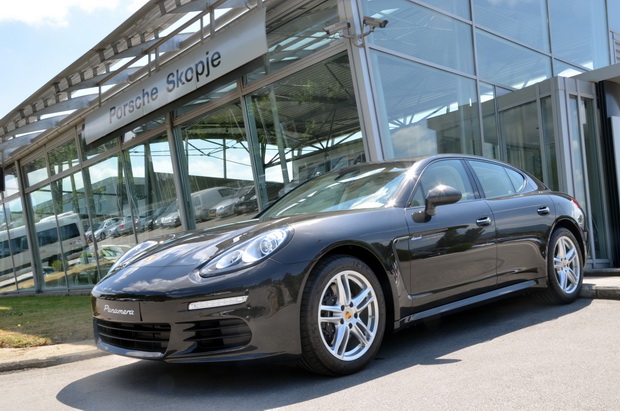 noviot-luksuzen-i-moken-porsche-panamera-na-zeskiot-skopski-asfalt-03