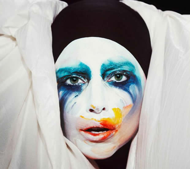 preslusajte-go-noviot-singl-na-lejdi-gaga-applause