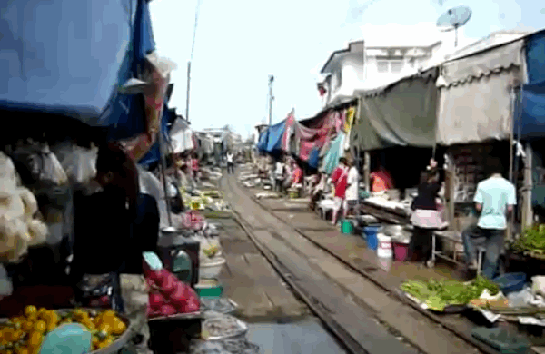 vaka-izgleda-eden-sosema-obicen-market-vo-tajland-foto-07