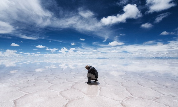 najgolemoto-ogledalo-na-svetot-ezeroto-salar-de-uyuni-foto-01