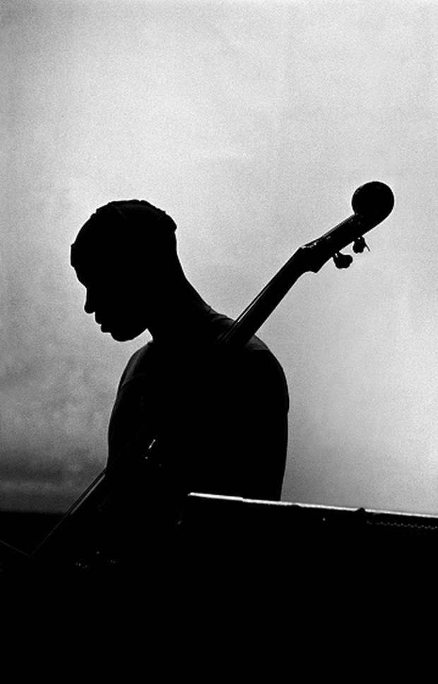 toni-kitanovski-trio-i-izlozba-na-fotografii-od-ziga-koritnik-kako-zagrevanje-za-pretstojniot-jazz-festival-01