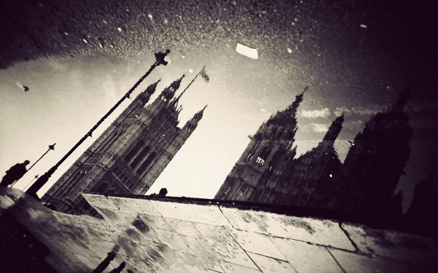 dozdovnite-vircinja-ogledalo-na-london-01