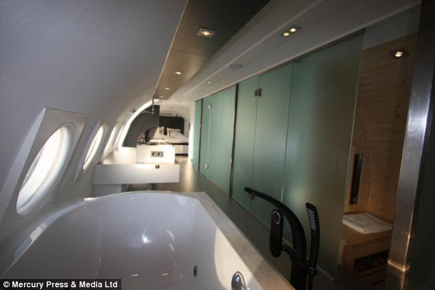 nokjevanje-vo-hotel-so-sauna-vgraden-vo-avion-cini-300-funti-2