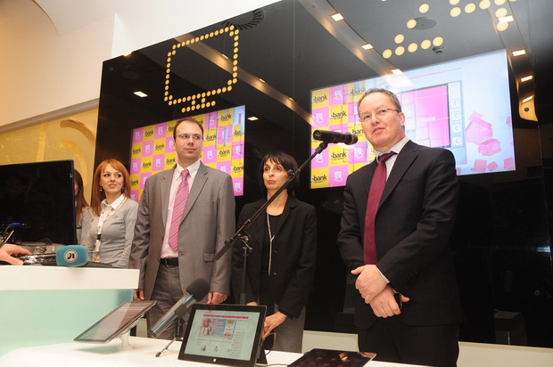 otvorena-prvata-banka-od-idninata-i-bank-store-od-stopanska-banka-ad-skopje-4