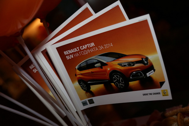 eleganten-i-otmen-renault-captur-so-priznanie-suv-za-2014-godina-01
