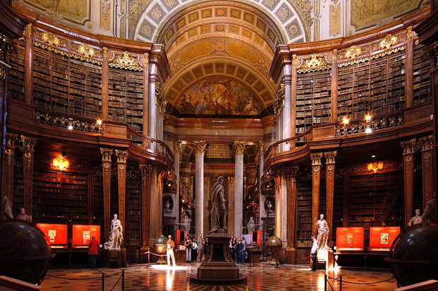 ve-vodime-na-prosetka-niz-najubavite-biblioteki-vo-svetot-07