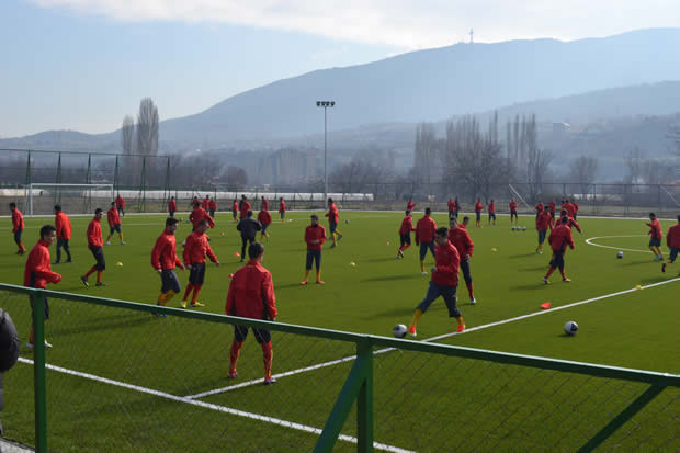 vo-opstina-gjorce-petrov-ffm-oficijalno-go-pusti-vo-upotreba-prviot-fudbalski-teren-so-vestacka-treva