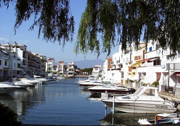 zaplovete-niz-spanskata-venecija-01