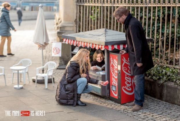 uste-edna-originalna-kampanja-na-coca-cola-malite-raboti-vo-zivotot-ne-pravat-srekni-01